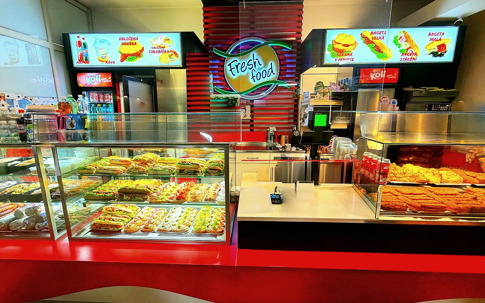 Prodejna lahůdek Fresh food JPB v hale autobusového nádraží Tábor